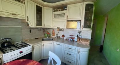 Продам квартиру 3-х комнатную с общей площадью 70.8м2, 4/5 эт., на улице Рощинская, г. Гатчина, Ленинградская обл., Россия, агентство РЕАЛ агентство недвижимости. Фотография №1