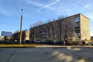 Продам квартиру 3-х комнатную с общей площадью 60.1м2, 3/5 эт., на улице Рощинская ул, г. Гатчина, Ленинградская обл., Россия, агентство РЕАЛ агентство недвижимости