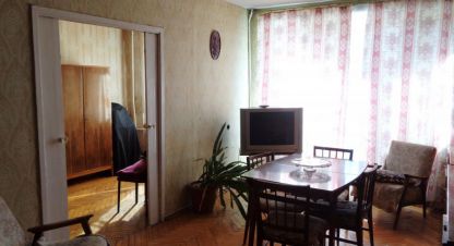 Купить квартиру 3-х комнатную, 56.4 кв. м. Фотография №1 Продам квартиру 3-х комнатную с общей площадью 56.4м2, 3/5 эт., на улице Григорина ул, г. Гатчина, Ленинградская обл., Россия, агентство РЕАЛ агентство недвижимости. Фотография №1