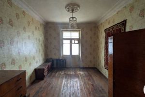 Продам квартиру 2-х комнатную с общей площадью 54м2, 3/3 эт., на улице Горпищенко ул, г. Севастополь, Крым авт. респ., Россия, агентство АН "Домус"