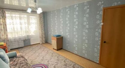 Продам квартиру 1 комнатную с общей площадью 30.6м2, 5/5 эт., на улице Кгсха микро, г. Лесниково с, Курганская обл., Россия, агентство Домовой45. Фотография №1