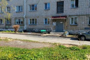 Продам квартиру 1 комнатную с общей площадью 31м2, 1/3 эт., на улице Половинская, Ксм район, г. Курган, Курганская обл., Россия, агентство Домовой45