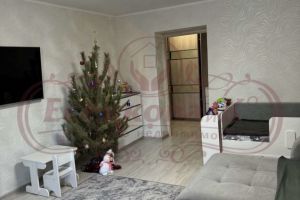 Продам квартиру 2-х комнатную с общей площадью 68.2м2, 1/5 эт., на улице 6а микро, Заозерный район, г. Курган, Курганская обл., Россия, агентство Домовой45