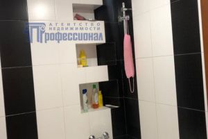 Продам квартиру 3-х комнатную с общей площадью 74.5м2, 2/6 эт., на улице Красина, Центральный район, г. Курган, Курганская обл., Россия, агентство Домовой45
