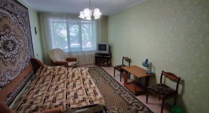 Купить квартиру 3-х комнатную, 60.3 кв. м. Фотография №1 Продам квартиру 3-х комнатную с общей площадью 60.3м2, 1/5 эт., на улице Уральская, Швейная фирма район, г. Курган, Курганская обл., Россия, агентство Домовой45. Фотография №1