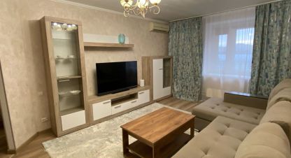 Купить квартиру 1 комнатную, 43 кв. м. Фотография №1 Продам квартиру 1 комнатную с общей площадью 43м2, 8/9 эт., на улице Зур урам ул, Советский район, г. Казань, Татарстан респ., Россия, агентство Мультилистинг.РФ. Фотография №1