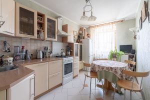 Продам квартиру 2-х комнатную с общей площадью 65м2, 4/10 эт., на улице Советская, Советский район, г. Казань, Татарстан респ., Россия, агентство Мультилистинг.РФ Продам квартиру 2-х комнатную с общей площадью 65м2, 4/10 эт., на улице Советская, Советский район, г. Казань, Татарстан респ., Россия, агентство Мультилистинг.РФ