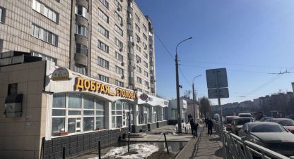 Купить квартиру 2-х комнатную, 49.2 кв. м. Фотография №1 Продам квартиру 2-х комнатную с общей площадью 49.2м2, 4/9 эт., на улице Гвардейская ул, Советский район, г. Казань, Татарстан респ., Россия, агентство Мультилистинг.РФ. Фотография №1