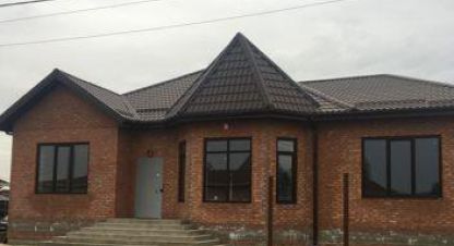 Купить дом 5-ти комнатную, 267 кв. м. Фотография №1 Продам дом 5-ти комнатный с общей площадью 267м2, на улице Приятный проезд, Коттеджный пок ореховая роща район, г. Ростов-на-Дону, Ростовская обл., Россия, агентство АН Эксперт. Фотография №1