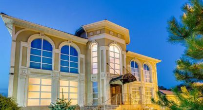 Купить дом 5-ти комнатную, 1500 кв. м. Фотография №1 Продам дом 5-ти комнатный с общей площадью 1500м2, на улице Озерная, Прикубанский район, г. Ростов-на-Дону, Ростовская обл., Россия, агентство АН Эксперт. Фотография №1