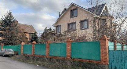 Купить дом 5-ти комнатную, 317 кв. м. Фотография №1 Продам дом 5-ти комнатный с общей площадью 317м2, на улице Донская, Прикубанский район, г. Ростов-на-Дону, Ростовская обл., Россия, агентство АН Эксперт. Фотография №1