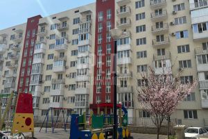 Продам квартиру 1 комнатную с общей площадью 33.9м2, 8/9 эт., на улице Чапаева, г. Евпатория, Крым авт. респ., Россия, агентство Среда