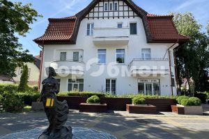 Продам квартиру 4-х комнатную с общей площадью 135м2, 3/4 эт., на улице Ленина, г. Зеленоградск, Калининградская обл., Россия, агентство ГорОбмен