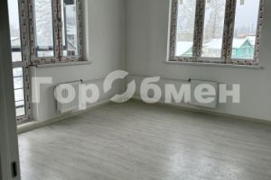 Продам квартиру 2-х комнатную с общей площадью 55м2, 3/5 эт., на улице Садовая, г. Посёлокского типа икша, Московская обл., Россия, агентство ГорОбмен