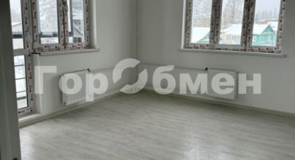 Продам квартиру 2-х комнатную с общей площадью 55м2, 3/5 эт., на улице Садовая, г. Посёлокского типа икша, Московская обл., Россия, агентство ГорОбмен. Фотография №1