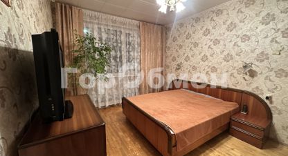 Продам квартиру 2-х комнатную с общей площадью 55.9м2, 2/17 эт., на улице Онежская, г. Москва, Москва, Россия, агентство ГорОбмен. Фотография №1