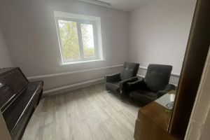 Продам квартиру 2-х комнатную с общей площадью 45м2, 2/2 эт., на улице Банковская, г. Беляевка, Оренбургская обл., Россия, агентство ЦН "Авега" Продам квартиру 2-х комнатную с общей площадью 45м2, 2/2 эт., на улице Банковская, г. Беляевка, Оренбургская обл., Россия, агентство ЦН "Авега"