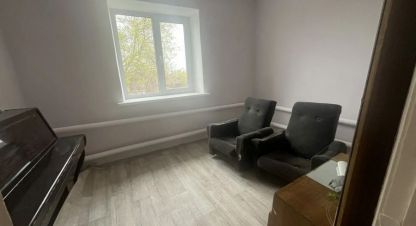 Купить квартиру 2-х комнатную, 45 кв. м. Фотография №1 Продам квартиру 2-х комнатную с общей площадью 45м2, 2/2 эт., на улице Банковская, г. Беляевка, Оренбургская обл., Россия, агентство ЦН Авега. Фотография №1