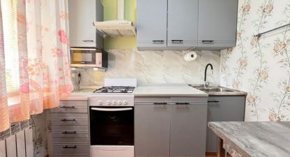 Купить квартиру 2-х комнатную, 45.6 кв. м. Фотография №1 Продам квартиру 2-х комнатную с общей площадью 45.6м2, 5/5 эт., на улице Тренева ул, г. Астрахань, Астраханская обл., Россия, агентство Доверие AN. Фотография №1