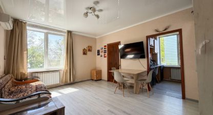 Купить дом 4-х комнатную, 77.7 кв. м. Фотография №1 Продам дом 4-х комнатный с общей площадью 77.7м2, на улице 4-я сурепская ул, г. Астрахань, Астраханская обл., Россия, агентство Доверие AN. Фотография №1