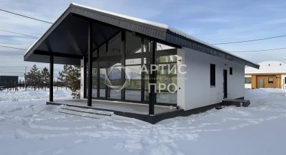 Купить дом 4-х комнатную, 114.7 кв. м. Фотография №1 Продам дом 4-х комнатный с общей площадью 114.7м2, на улице Можжевеловая, г. Рассоха, Свердловская обл., Россия, агентство Артис Про. Фотография №1