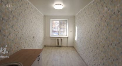 Купить комнату, 12.4 кв. м. Фотография №1 Продам комнату с общей площадью 12.4м2, 1/5 эт., на улице 80 гвардейской дивизии ул, Октябрьский район, г. Барнаул, Алтайский край, Россия, агентство Миэль офис в Барануле. Фотография №1