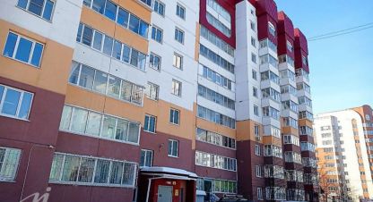Продам квартиру 1 комнатную с общей площадью 30.1м2, 9/10 эт., на улице Лазурная ул, Индустриальный район, г. Барнаул, Алтайский край, Россия, агентство Миэль офис в Барануле. Фотография №1