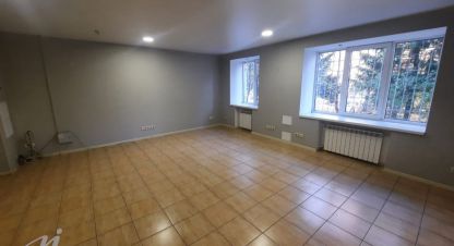 Купить торговое помещение, 84.6 кв. м. Фотография №1 Продам торговое помещение с общей площадью 84.6м2, на улице Брестская ул, Железнодорожный район, г. Барнаул, Алтайский край, Россия, агентство Миэль офис в Барануле. Фотография №1