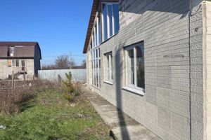 Продам дом 3-х комнатный с общей площадью 132м2, на улице Спк контакт тер, г. Урожайное, Крым авт. респ., Россия, агентство Интернет-партнер