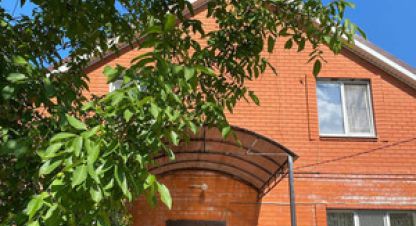 Купить дом 5-ти комнатную, 195 кв. м. Фотография №1 Продам дом 5-ти комнатный с общей площадью 195м2, на улице Карельская ул, Прикубанский район, г. Краснодар, Краснодарский край, Россия, агентство Интернет-партнер. Фотография №1