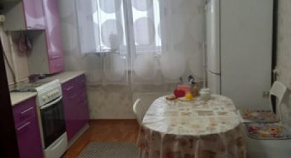 Продам квартиру 3-х комнатную с общей площадью 79.8м2, 2/5 эт., на улице Гагарина, г. Семеновка, Марий Эл респ., Россия, агентство Интернет-партнер. Фотография №1