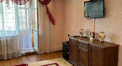 Купить 3-х комнатную квартиру на улице Победы пр-кт г. Евпатория. Фотография №4