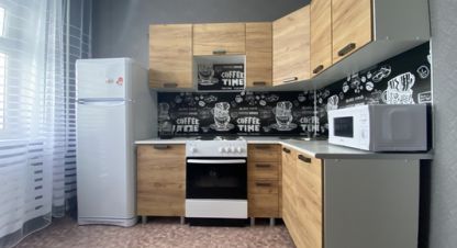 Продам квартиру 1 комнатную с общей площадью 38.3м2, 2/9 эт., на улице Куропаткина проезд, г. Нижневартовск, Ханты-Мансийский авт. окр., Россия, агентство Интернет-партнер. Фотография №1