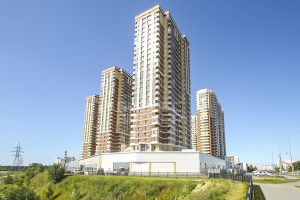 Сдам торговое помещение с общей площадью 6000м2, на улице Мелик-карамова ул, Восточный район, г. Сургут, Ханты-Мансийский авт. окр., Россия, агентство Интернет-партнер