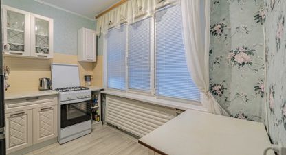 Продам квартиру 1 комнатную с общей площадью 35м2, 9/9 эт., на улице Строителей пр-кт, Октябрьский район, г. Пенза, Пензенская обл., Россия, агентство Интернет-партнер. Фотография №1