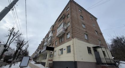 Купить квартиру 2-х комнатную, 42.8 кв. м. Фотография №1 Продам квартиру 2-х комнатную с общей площадью 42.8м2, 5/5 эт., на улице Ленина пр-кт, Советский район, г. Брянск, Брянская обл., Россия, агентство Интернет-партнер. Фотография №1