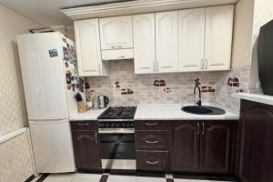 Продам квартиру 2-х комнатную с общей площадью 52.4м2, 6/10 эт., на улице Молодой Гвардии, Бежицкий район, г. Брянск, Брянская обл., Россия, агентство Интернет-партнер