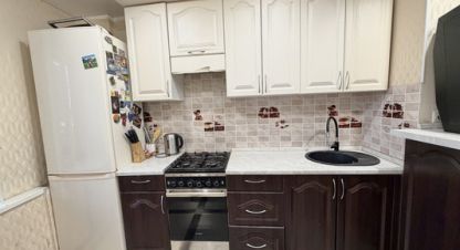 Продам квартиру 2-х комнатную с общей площадью 52.4м2, 6/10 эт., на улице Молодой Гвардии, Бежицкий район, г. Брянск, Брянская обл., Россия, агентство Интернет-партнер. Фотография №1