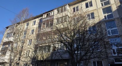 Купить квартиру 4-х комнатную, 84.9 кв. м. Фотография №1 Продам квартиру 4-х комнатную с общей площадью 84.9м2, 5/5 эт., на улице Антикайнена ул, г. Костомукша, Карелия респ., Россия, агентство Интернет-партнер. Фотография №1