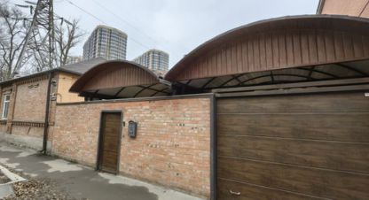 Продам дом 4-х комнатный с общей площадью 121м2, на улице Оренбургский пер, Ворошиловский район, г. Ростов-на-Дону, Ростовская обл., Россия, агентство Интернет-партнер. Фотография №1