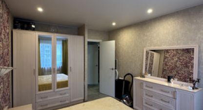 Продам квартиру 2-х комнатную с общей площадью 43м2, 5/9 эт., на улице Томилинская ул, г. Дзержинский, Московская обл., Россия, агентство Интернет-партнер. Фотография №1