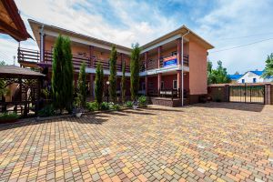 Продам торговое помещение с общей площадью 371м2, на улице Морская ул, г. Саки , Крым авт. респ., Россия, агентство Интернет-партнер