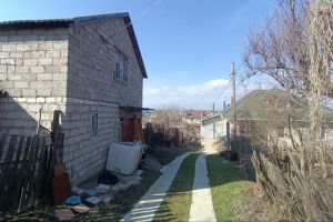 Продам коттедж/дачу 3-х комнатную с общей площадью 62.6м2, на улице Октябрьская, г. Волжский, Волгоградская обл., Россия, агентство Живем Дома Продам коттедж/дачу 3-х комнатную с общей площадью 62.6м2, на улице Октябрьская, г. Волжский, Волгоградская обл., Россия, агентство Живем Дома