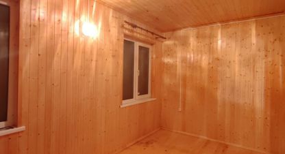 Купить коттедж/дачу 2-х комнатную, 24.3 кв. м. Фотография №1 Продам коттедж/дачу 2-х комнатную с общей площадью 24.3м2, на улице 6-я автодорога, г. Волжский, Волгоградская обл., Россия, агентство Живем Дома. Фотография №1