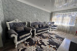 Продам квартиру 3-х комнатную с общей площадью 66.5м2, 8/9 эт., на улице Молодежный пер, г. Тырныауз, Кабардино-Балкария респ., Россия, агентство Интернет-партнер