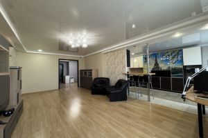 Продам квартиру 3-х комнатную с общей площадью 106.8м2, 10/17 эт., на улице Высоковский проезд, Советский район, г. Нижний Новгород, Нижегородская обл., Россия, агентство Интернет-партнер