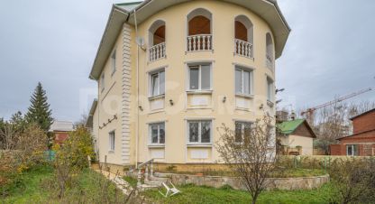 Купить дом, 640 кв. м. Фотография №1 Продам дом с общей площадью 640м2, на улице Историческая, г. Посёлок совхозный, Свердловская обл., Россия, агентство ГорОбмен. Фотография №1