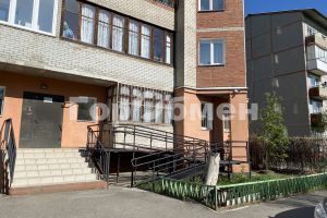 Продам квартиру 4-х комнатную с общей площадью 110м2, 7/8 эт., на улице Багратиона, г. Омск, Омская обл., Россия, агентство ГорОбмен