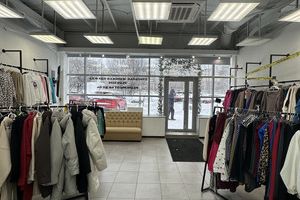 Сдам торговое помещение с общей площадью 130м2, на улице Победы пр-кт, Приволжский район, г. Казань, Татарстан респ., Россия, агентство Интернет-партнер