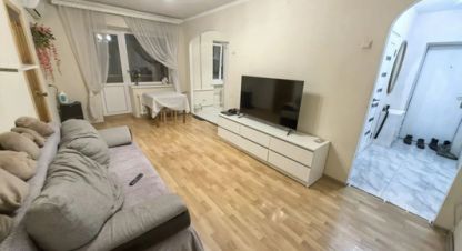 Продам квартиру 3-х комнатную с общей площадью 56м2, 5/5 эт., на улице Мечникова, Октябрьский район, г. Ростов-на-Дону, Ростовская обл., Россия, агентство Интернет-партнер. Фотография №1